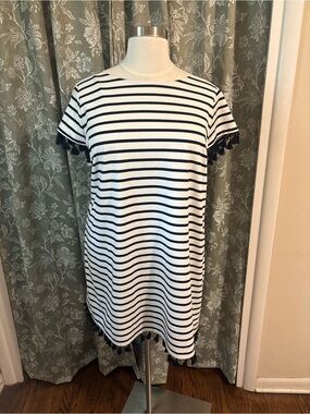 Jessica Howard White Dress with tassel trim